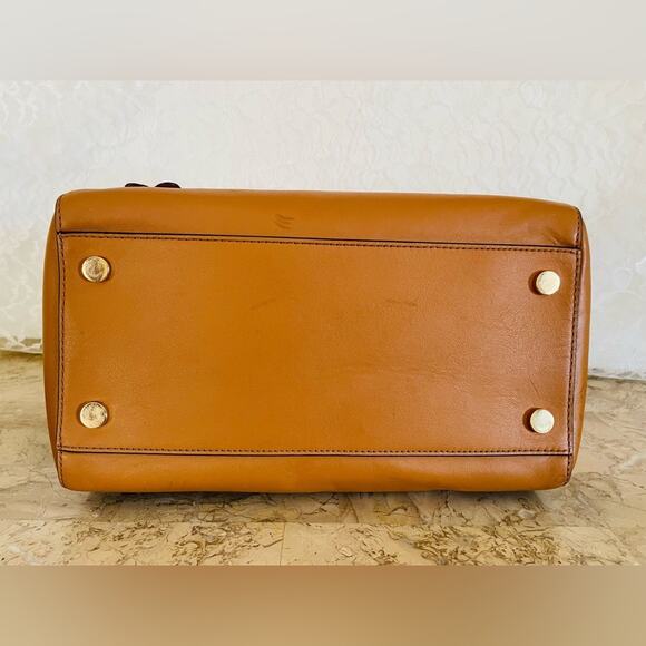 MICHAEL kids Saddle 3D Floral Embellished Women's Bag satchel crossbody - Picture 6 of 6